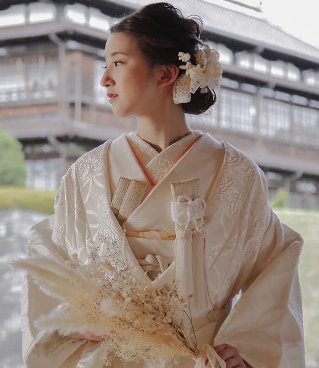 和装花嫁白無垢色打掛