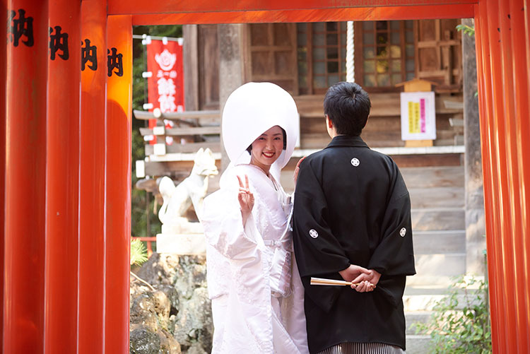 和装白無垢和婚神社結婚式