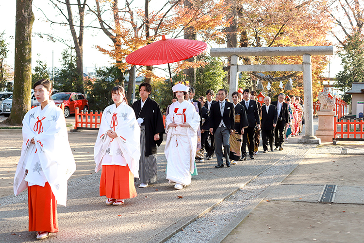 群馬県和婚神前式神社結婚式秋紅葉