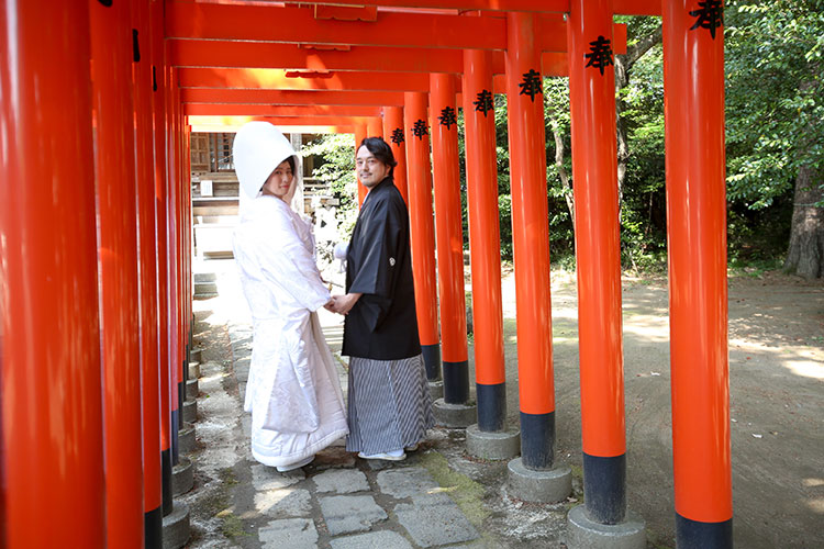 群馬県和婚神前式新郎のヒゲやメガネ