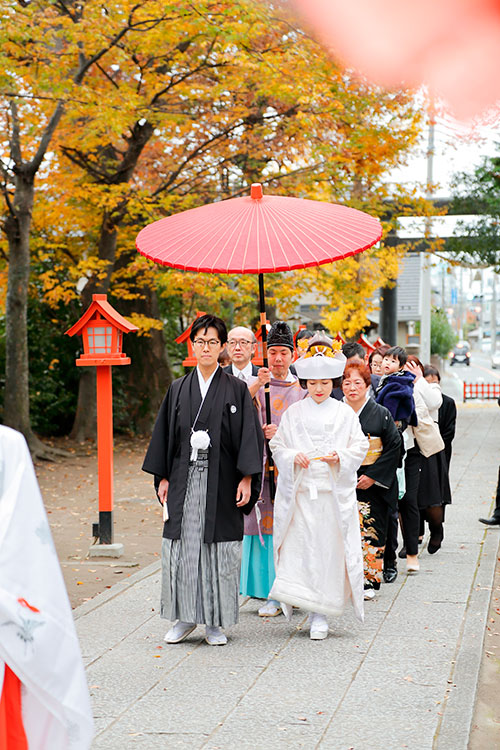 秋の紅葉神社結婚式