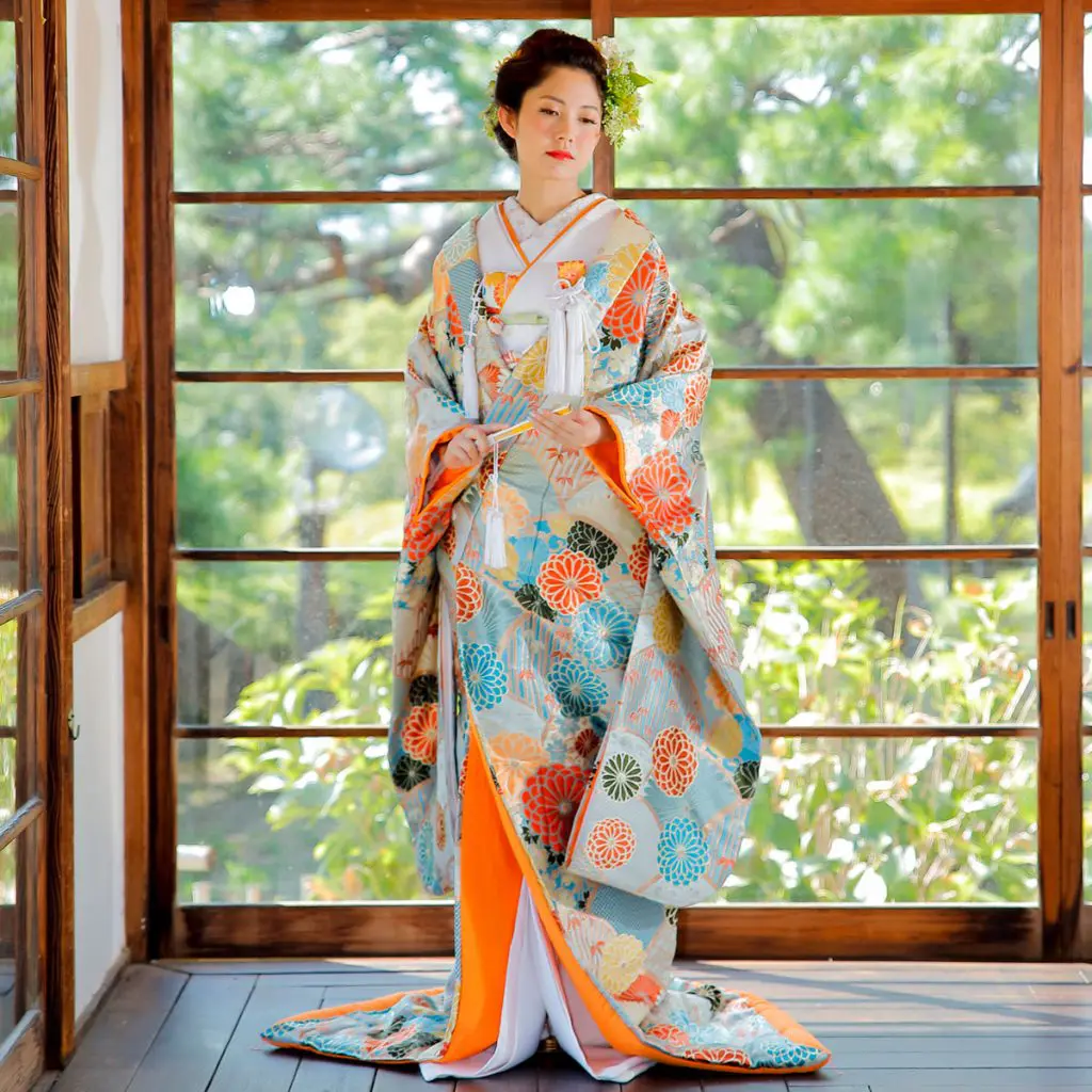 c1311 色打掛 古典柄 袷 着物 婚礼 和装 ブライダル 衣装 インテリア 花嫁様のお好みは？現代柄？古典？｜色打掛について | 和婚・神前式