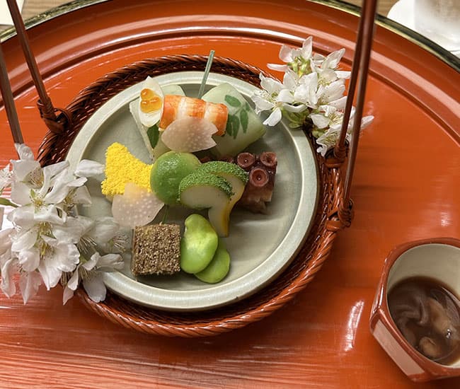 最高峰の現代和食で結婚式WABIやまどり