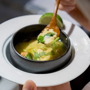 最高峰の現代和食で結婚式WABIやまどり