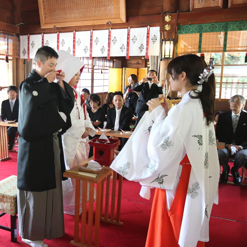 進雄神社神前式